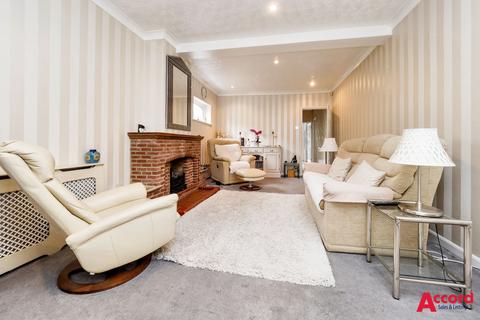 42 Lower Bedfords Road, Romford, RM1 4DG