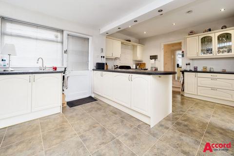 42 Lower Bedfords Road, Romford, RM1 4DG