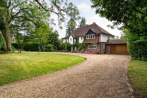 5 bedroom detached house for sale, High Drive, Caterham CR3