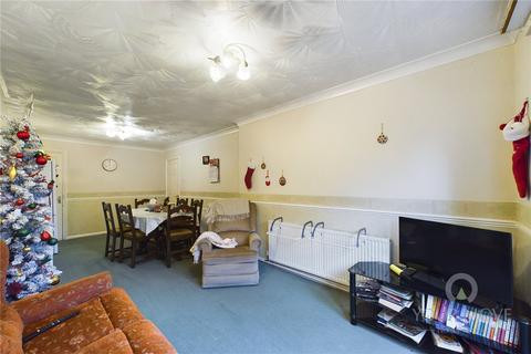 4 bedroom bungalow to rent, Parkfield Crescent, Northamptonshire NN4