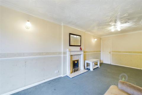 4 bedroom bungalow to rent, Parkfield Crescent, Northampton NN4