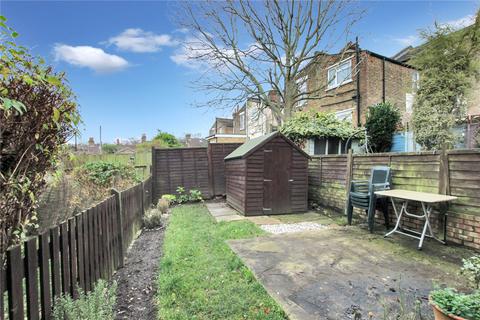 2 bedroom flat for sale, Plum Lane, London, SE18