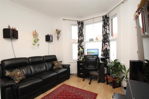 2 bedroom flat for sale, Plum Lane, London, SE18