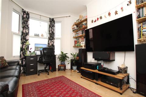 2 bedroom flat for sale, Plum Lane, London, SE18