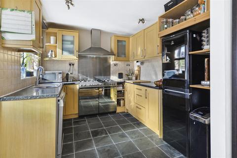 26 Bryant Close, Nettlestead, Maidstone, ME18 5EX