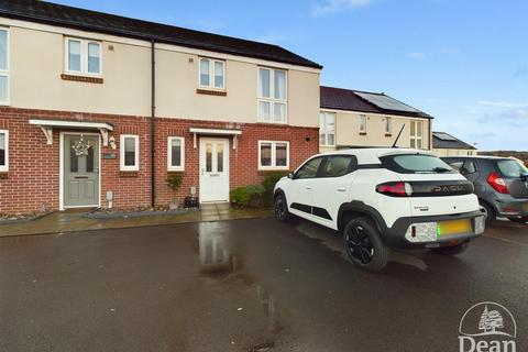 3 bedroom semi-detached house for sale, Woodpecker Close, Lydney GL15