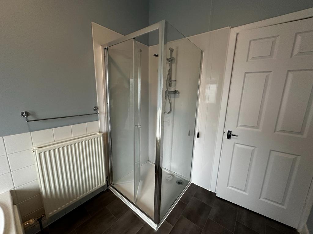 Shower   In House Property Lettings   Bondgate