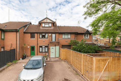 1 bedroom apartment to rent, Weavers Close, Isleworth, TW7