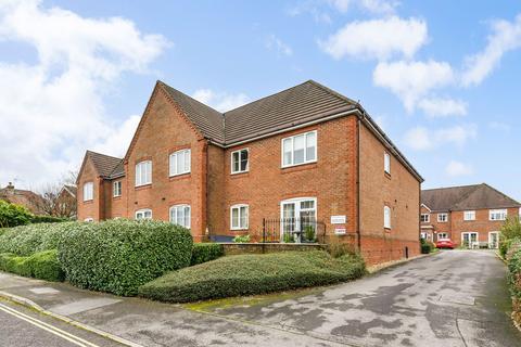 2 bedroom retirement property for sale, Cremorne Place, King George Avenue, Petersfield, Hampshire