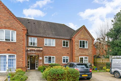 2 bedroom retirement property for sale, Cremorne Place, King George Avenue, Petersfield, Hampshire