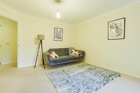 4 bedroom flat to rent, London, SW2