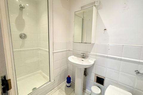 4 bedroom flat to rent, London, SW2