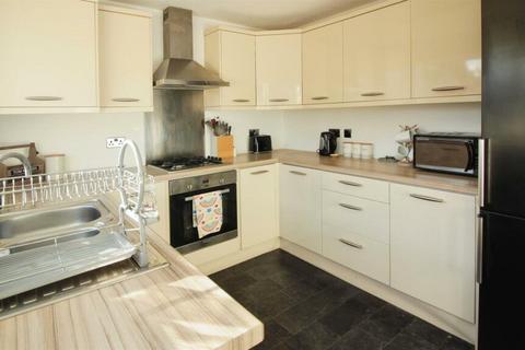 4 bedroom flat to rent, London, SW2