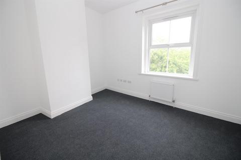 3 bedroom apartment to rent, High Street, Gosforth, Newcastle Upon Tyne