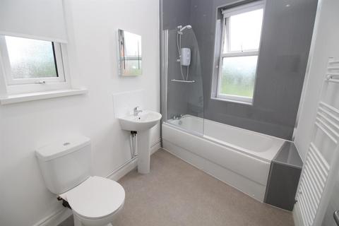 3 bedroom apartment to rent, High Street, Gosforth, Newcastle Upon Tyne