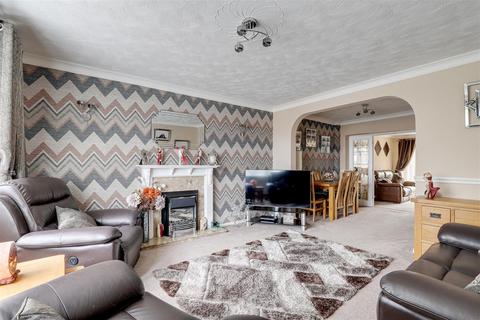 3 bedroom semi-detached house for sale, Quorndon Crescent, Long Eaton NG10