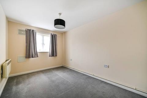 2 bedroom flat for sale, Newcombe Gardens, Hounslow, TW4