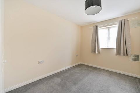 2 bedroom flat for sale, Newcombe Gardens, Hounslow, TW4