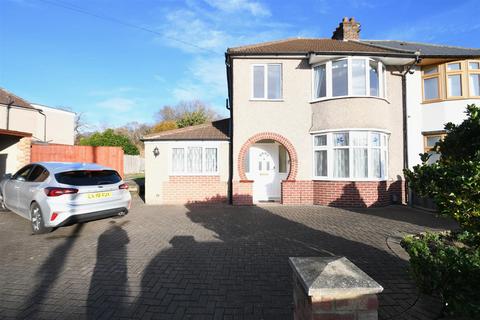 4 bedroom semi-detached house to rent, Merewood Road, Bexleyheath DA7