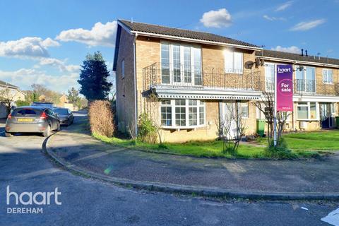 4 bedroom end of terrace house for sale, The Crescent, Dereham