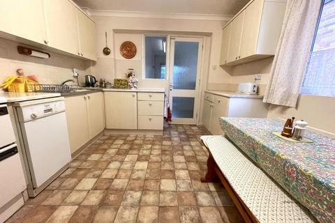 2 Meadow View, Glastonbury, BA6 8DY