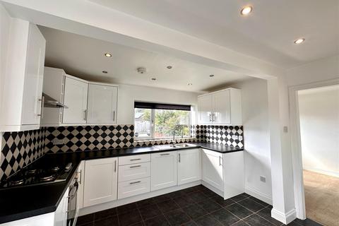 3 bedroom semi-detached house for sale, 42 White Lodge Park, Shawbury, Shrewsbury, SY4 4NT