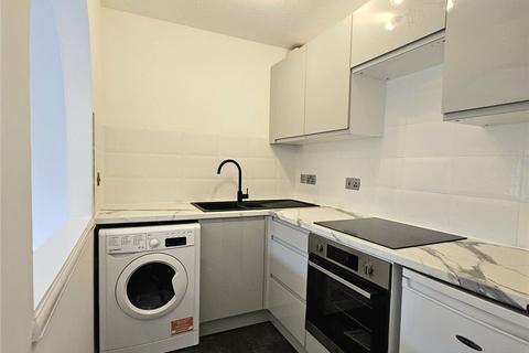 1 bedroom maisonette to rent, Dorchester Court, Oriental Road, Woking, Surrey, GU22