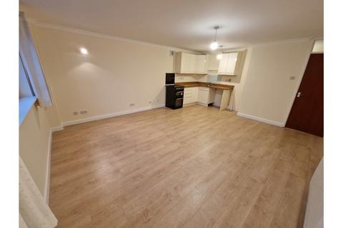 1 bedroom flat to rent, Quantock House, Bridgwater TA6