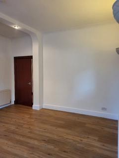 2 bedroom flat to rent, High Street, Arbroath DD11