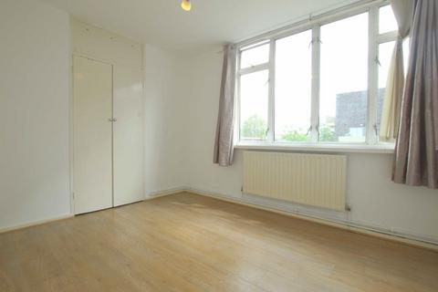 2 bedroom flat to rent, White Horse Lane, London E1