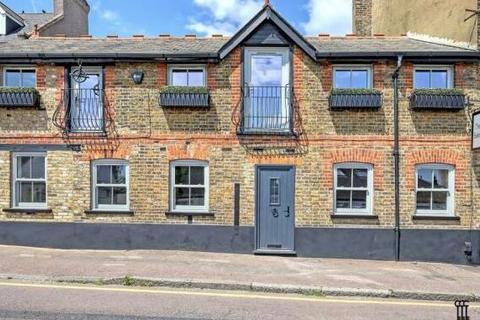 2 bedroom terraced house for sale, Queens Road, Buckhurst Hill IG9