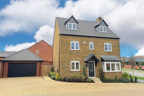 5 bedroom detached house for sale, Watermill Way, Collingtree NN4