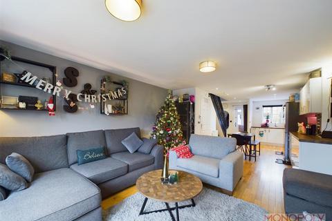 37 Bloom Avenue, Brymbo, Wrexham, LL11 5FD