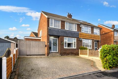 3 bedroom semi-detached house for sale, Manor Rise, Walton, Wakefield, West Yorkshire