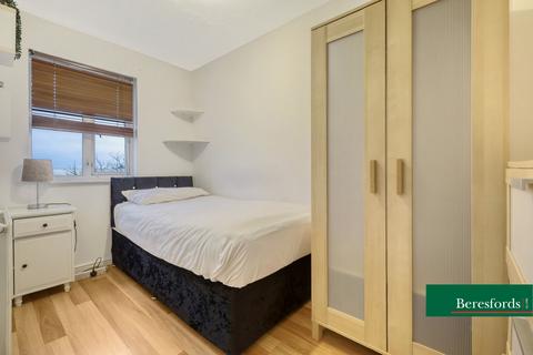11 Pearcy Close, Harold Hill, Romford, RM3 8PW