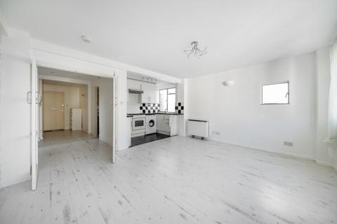 2 bedroom apartment to rent, Pullman Court Streatham Hill SW2