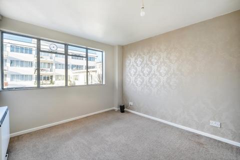 2 bedroom apartment to rent, Pullman Court Streatham Hill SW2