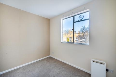 2 bedroom apartment to rent, Pullman Court Streatham Hill SW2