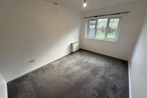 2 bedroom apartment to rent, Lavinia Terrace, Clayton, Bradford