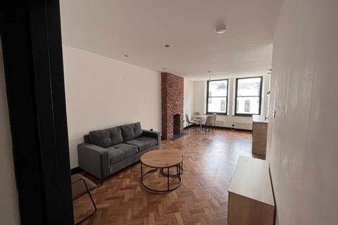 3 bedroom flat to rent, Spear Street, Manchester M1