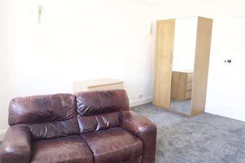 3 bedroom flat to rent, 190 Alma Road, Charminster, BH9