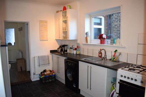 3 bedroom terraced house to rent, Tokio Road, Portsmouth, PO3 5AT