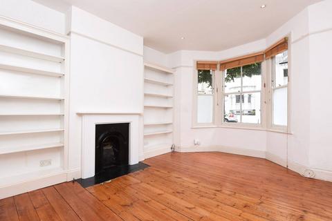 2 bedroom flat to rent, Mallinson Road, Between the Commons, London, SW11