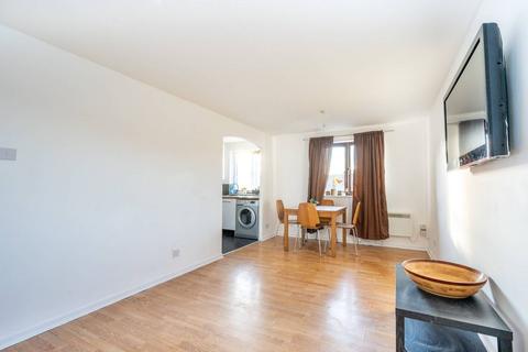 2 bedroom terraced house to rent, Riverside Close, Clapton, London, E5