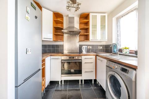 2 bedroom terraced house to rent, Riverside Close, Clapton, London, E5