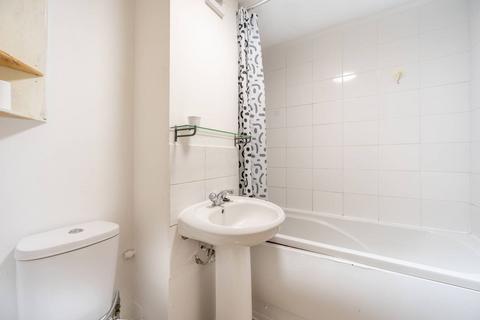 2 bedroom terraced house to rent, Riverside Close, Clapton, London, E5