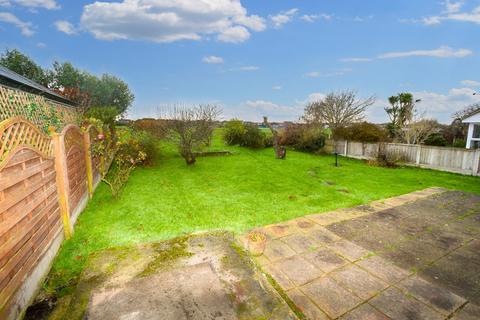 1 bedroom detached bungalow for sale, Canvey Island SS8