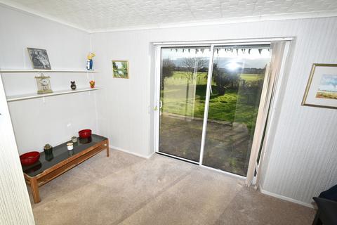 1 bedroom detached bungalow for sale, Canvey Island SS8