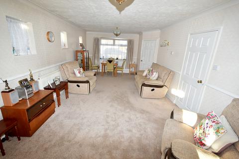 1 bedroom detached bungalow for sale, Canvey Island SS8