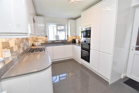 4 bedroom detached house for sale, Canvey Island SS8